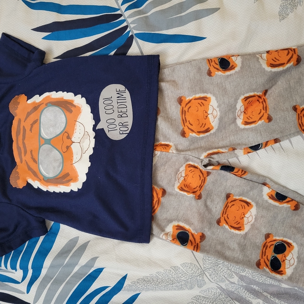 Pajamas size 12m